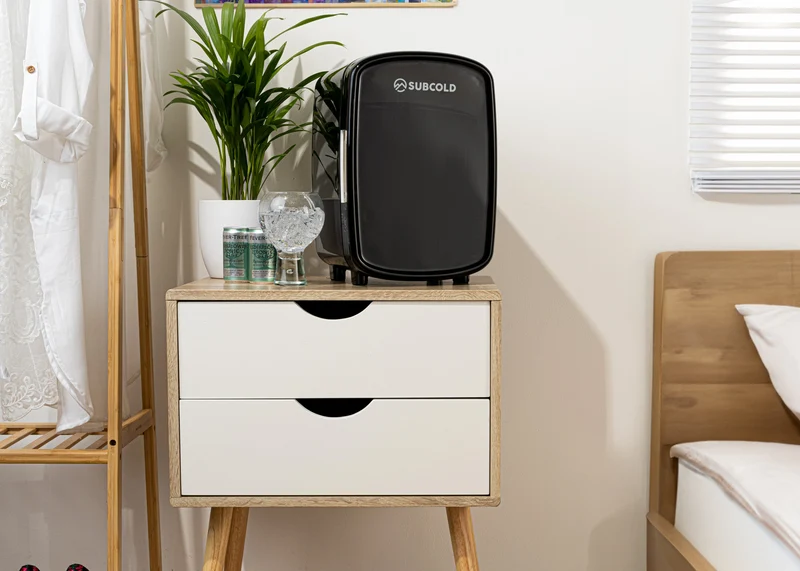 Luxe 9L Mini Fridge - Black | Refurbished