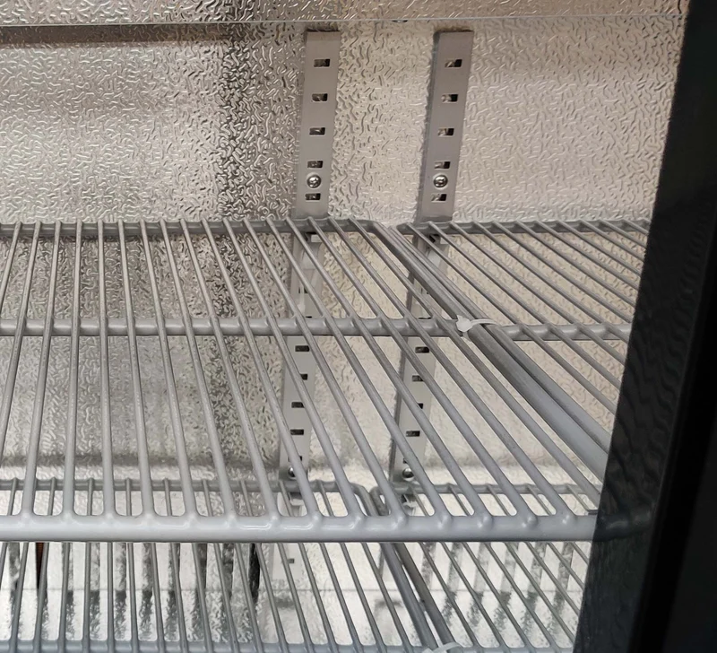 Flaschenkühler/ Flaschenkühlschrank - Inhalt 228 Liter, 2 Schiebetüren