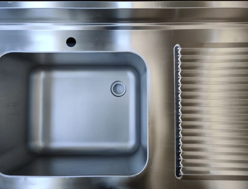 Spültisch aus Edelstahl, ein Becken links, 140 x 70