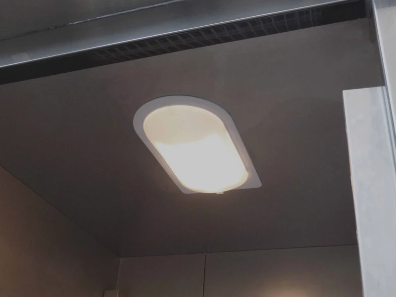 Edelstahlkühlschrank, Inhalt 733 Liter, Backnorm, 10Paar Schienen, ohne Trageroste