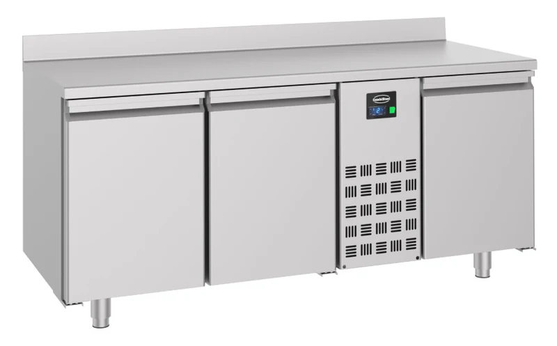 700 Kühltisch mit Aufkantung und 3 Türen, Monoblock, 474 Liter