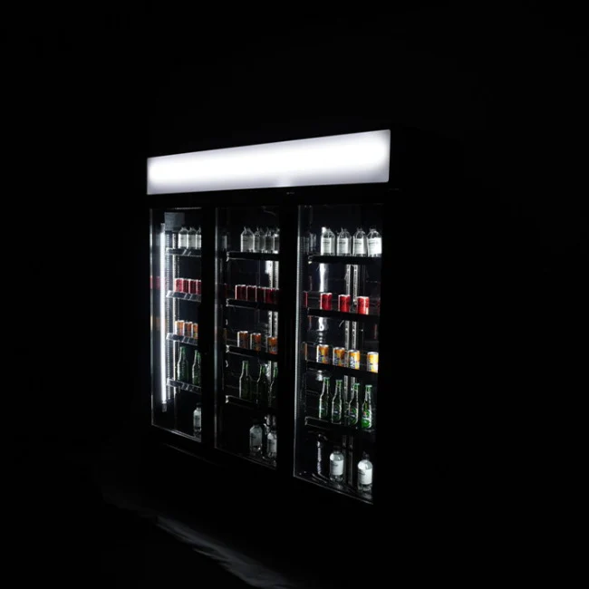 Kühlschrank/ Getränkekühlschrank mit 3 Glastüren, 1065 Liter, in schwarz