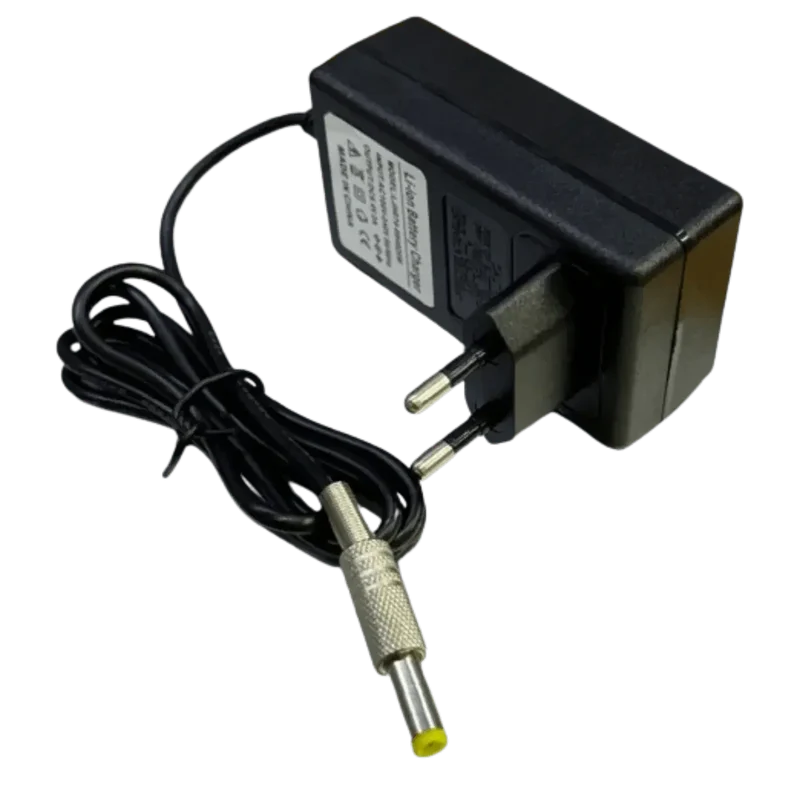 Chargeur 8.4V 2A pour batterie lithium-ion 2S Fiche 5.5 x 2.5 mm