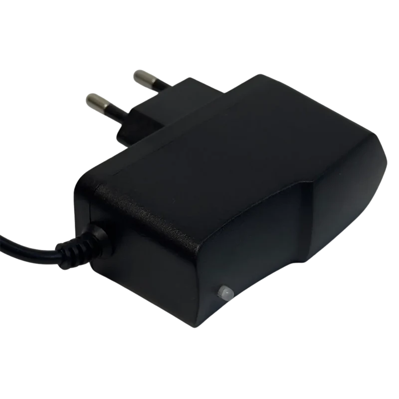 Chargeur 12.6V 1A pour batterie Li-ion 3S – DC 5.5x2.1mm